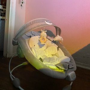 white and grey baby seat unisex.